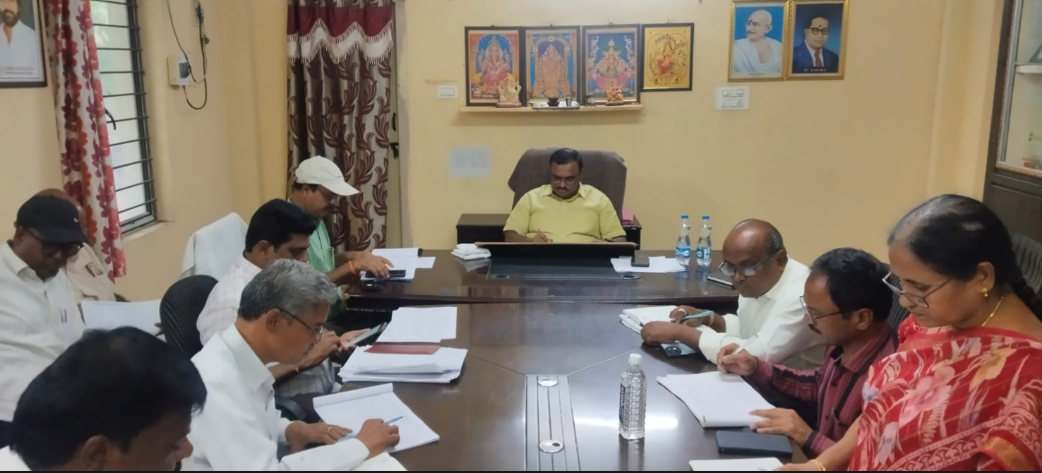 జాండ్లలో ఎస్సీ, ఎస్టీ సోలార్ ప్లాంట్‌ను పరిశీలించిన  ఏపీ  ఎస్పీడీసీఎల్ డైరెక్టర్ (టెక్నికల్) గురవయ్య